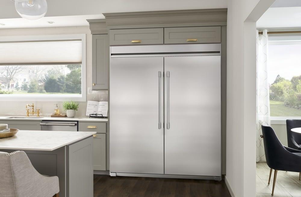 Frigidaire Professional - 32 Inch 18.6 cu. ft All Refrigerator Fridge in Stainless - FPRU19F8WF