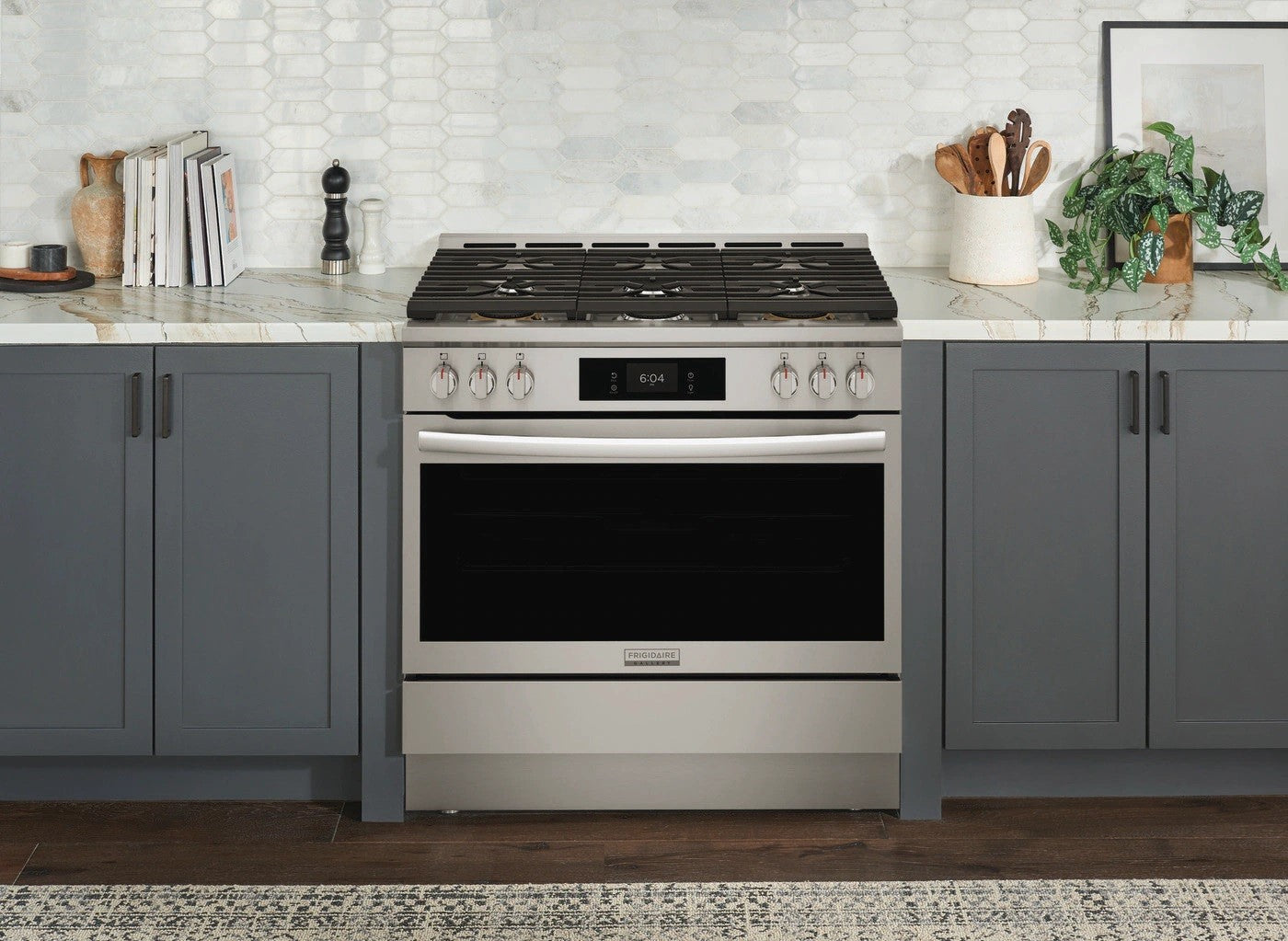 Frigidaire Gallery- 4.6 cu. ft Gas Range in Stainless - GCFG3661AF