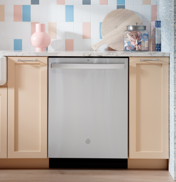 GE - 47 dBA Built In Dishwasher in Storm Gray - GDT650SMVES