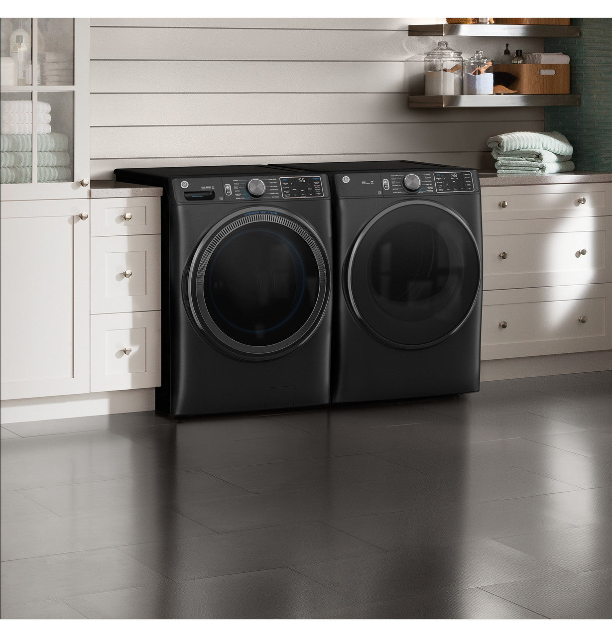 GE - 7.8 cu. Ft Electric Dryer in Graphite - GFD65ESMVDS