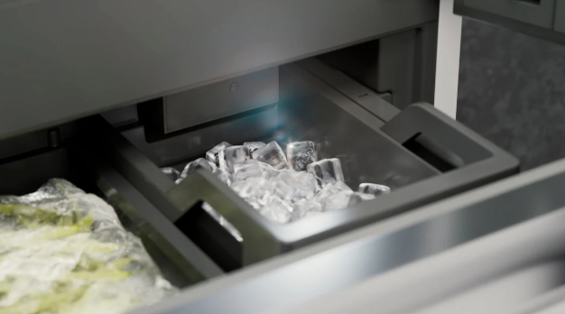 Liebherr - 30 Inch 14.1 cu. ft Bottom Mount Refrigerator in Panel Ready - HC1570G