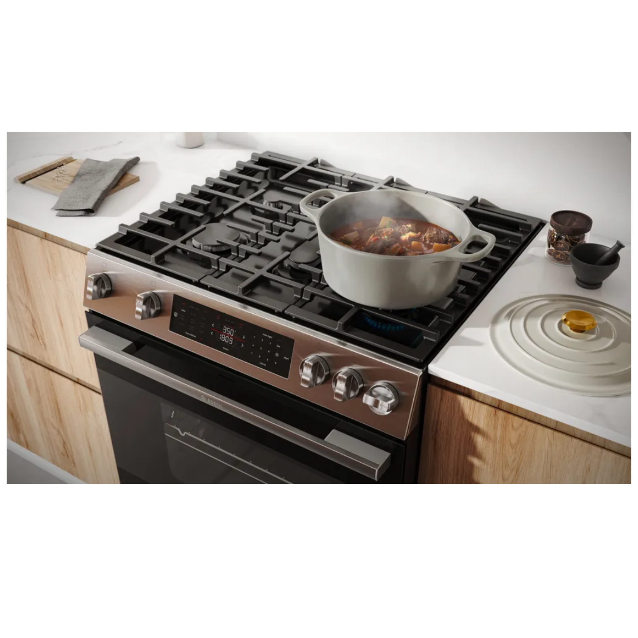 Bosch - 5.8 cu. ft Gas Range in Stainless - HGF1050MUC