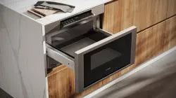 Bosch - 1.2 cu. Ft Built In Microwave in Stainless - HMD8454UC