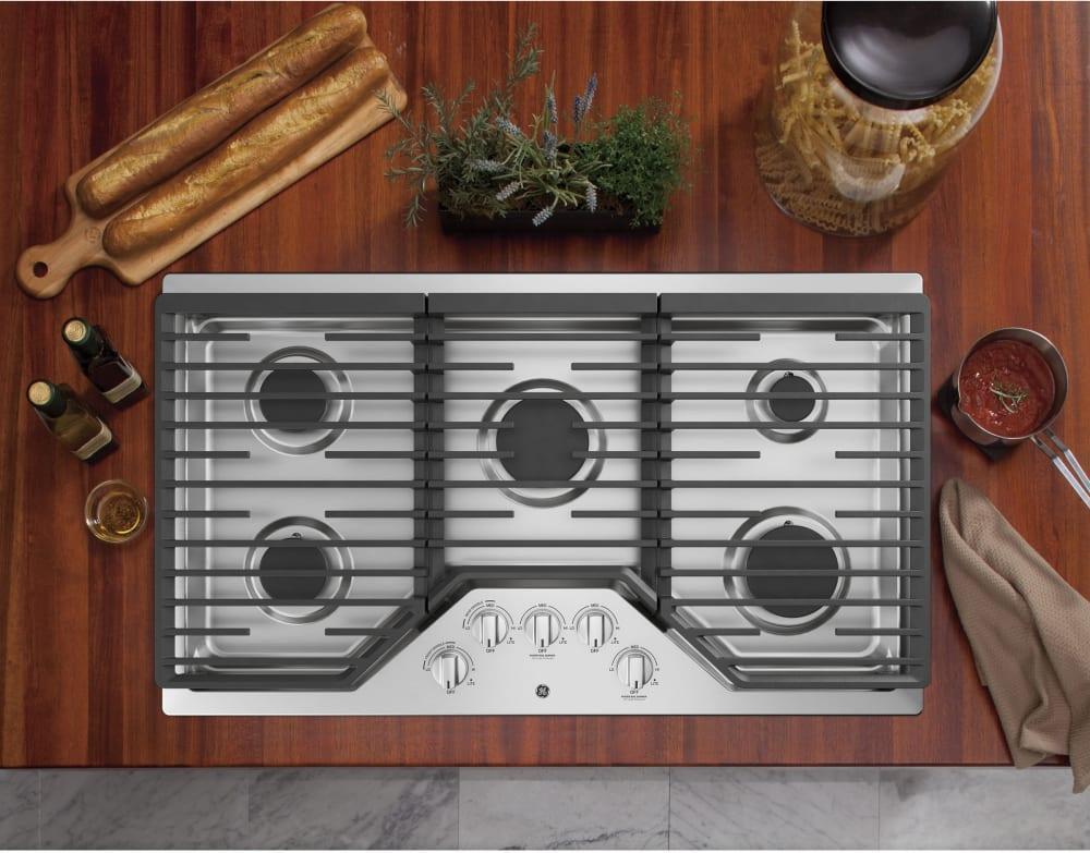 GE - 36 Inch Gas Cooktop in Stainless - JGP5036SLSS