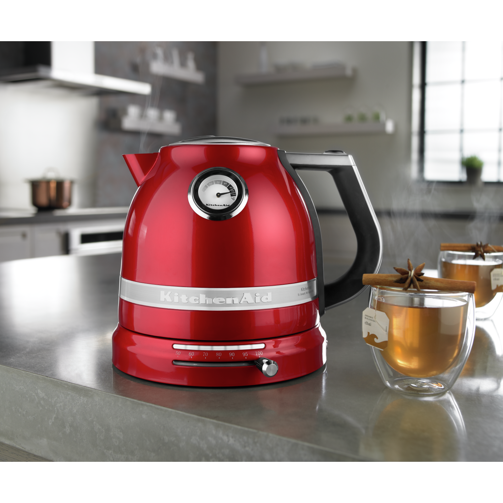 KitchenAid - No Pro Line Series Electric Kettle in Red - KEK1522CA