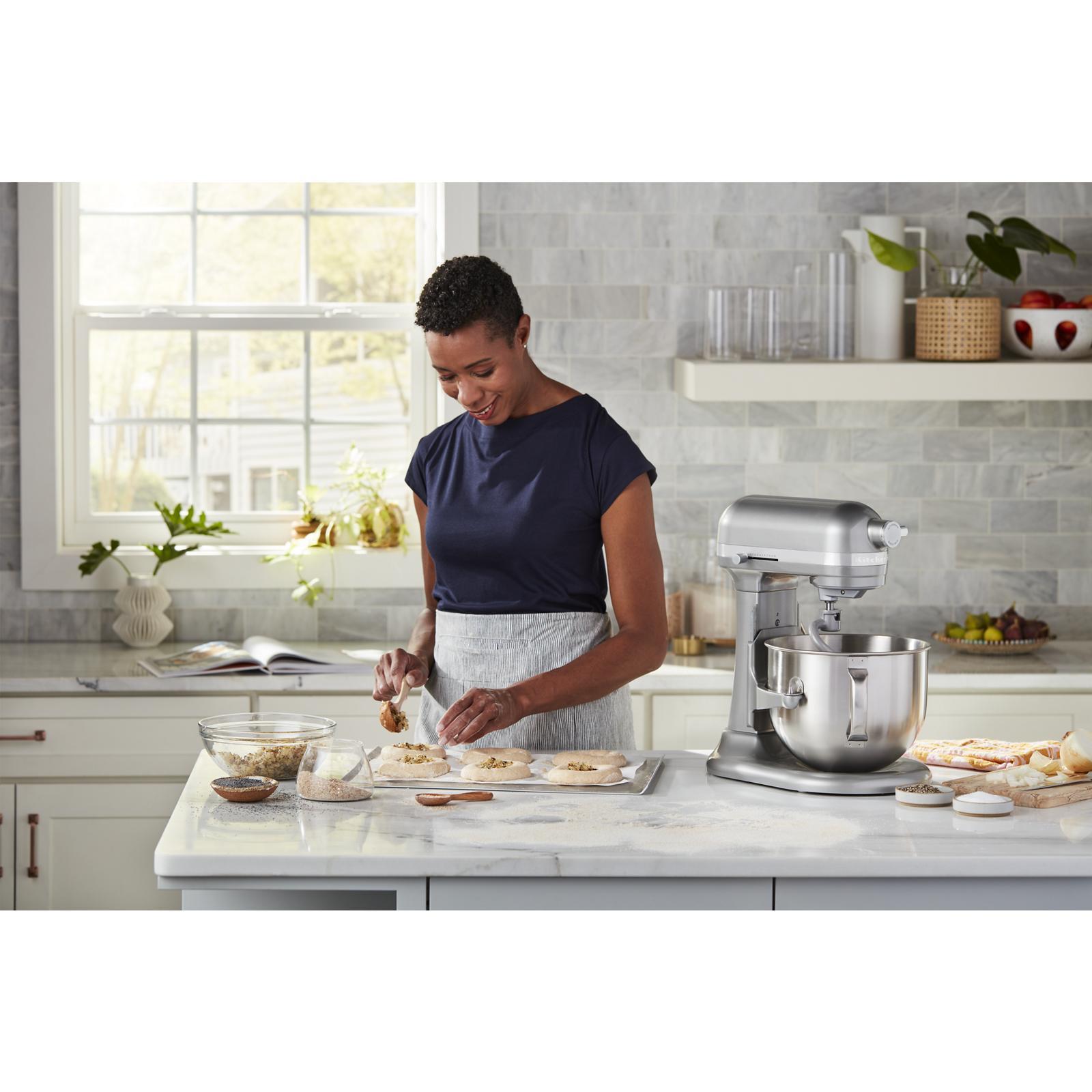 KitchenAid - 7 Quarts Bowl-Lift Stand Mixer in Silver - KSM70SKXXCU