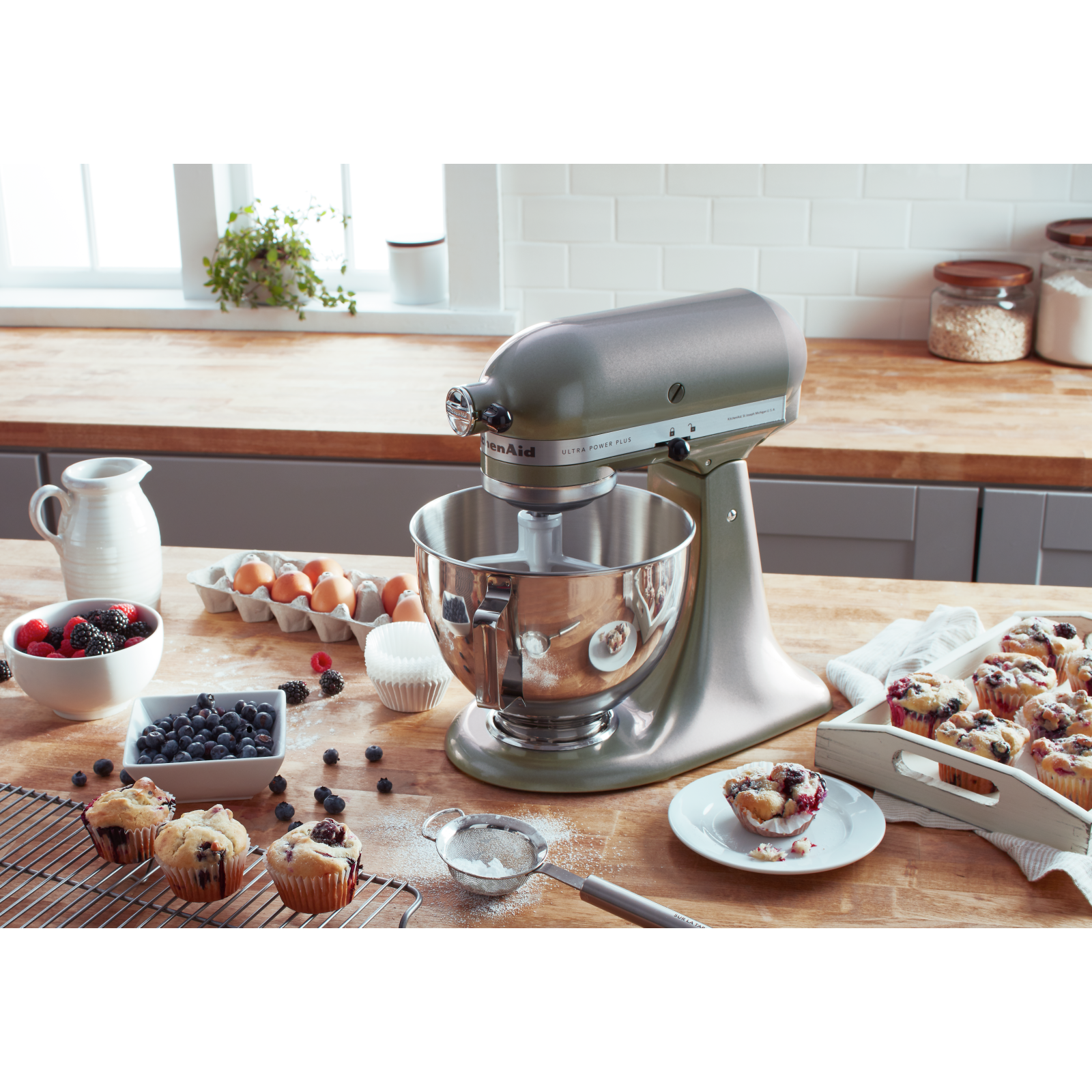 KitchenAid - Ultra Power Plus Series 4.5 Quart Tilt-Head Mixer In Silver - KSM96CU