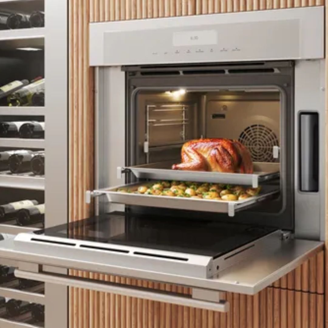 Thermador - 2.8 cu. ft Steam Wall Oven in Stainless - MEDS301BS