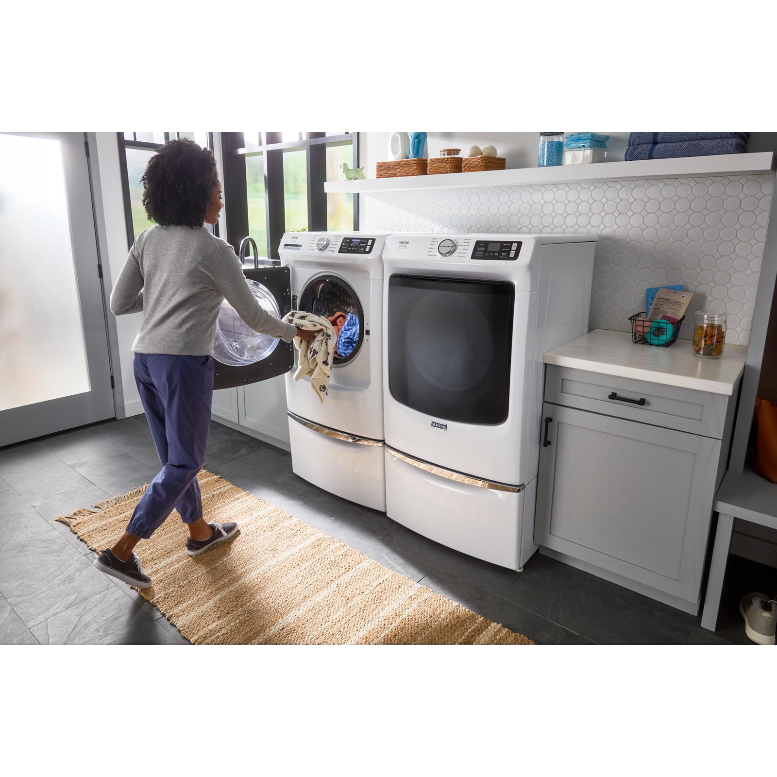 Maytag - 5.8 cu. Ft Front Load Washer in White - MFW7020RW
