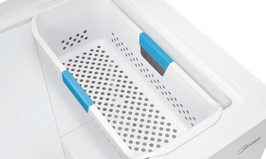 Midea - 7 cu. Ft Chest Freezer in White - MRC07M3AWWC