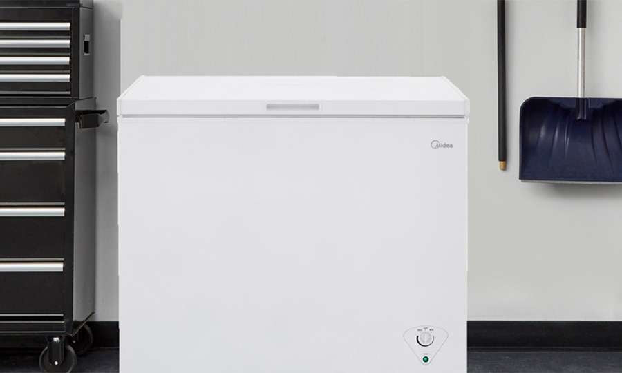 Midea - 7 cu. Ft Chest Freezer in White - MRC07M3AWWC