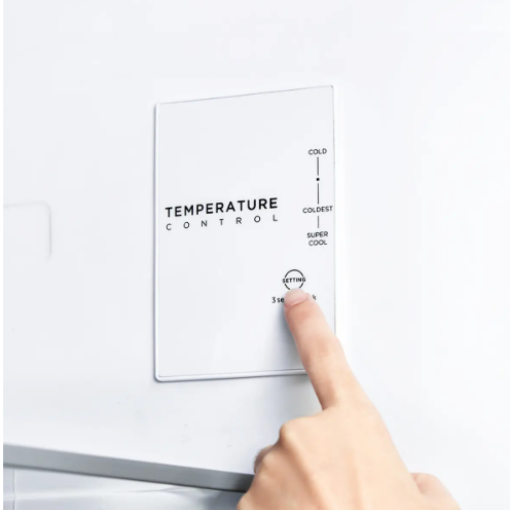 Midea - 27.5 Inch 16.1 cu. ft Top Mount Refrigerator in White - MRT16D2BWW