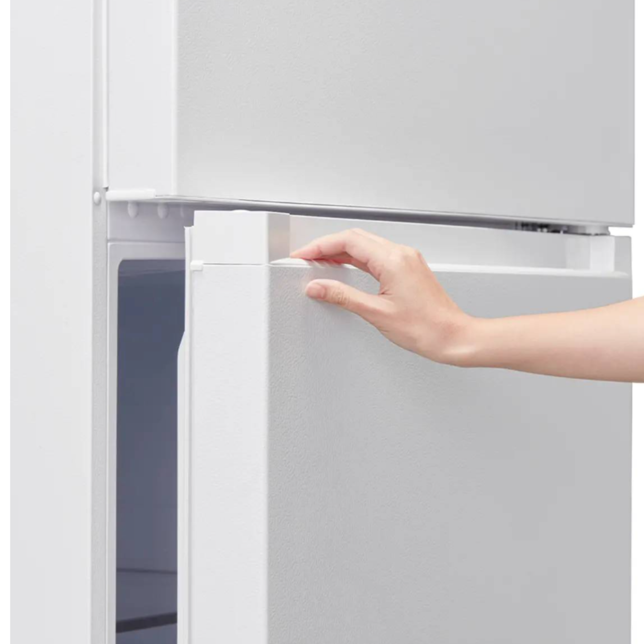 Midea - 30 Inch 20.5 cu. ft Top Mount Refrigerator in White - MRT21D2BWW