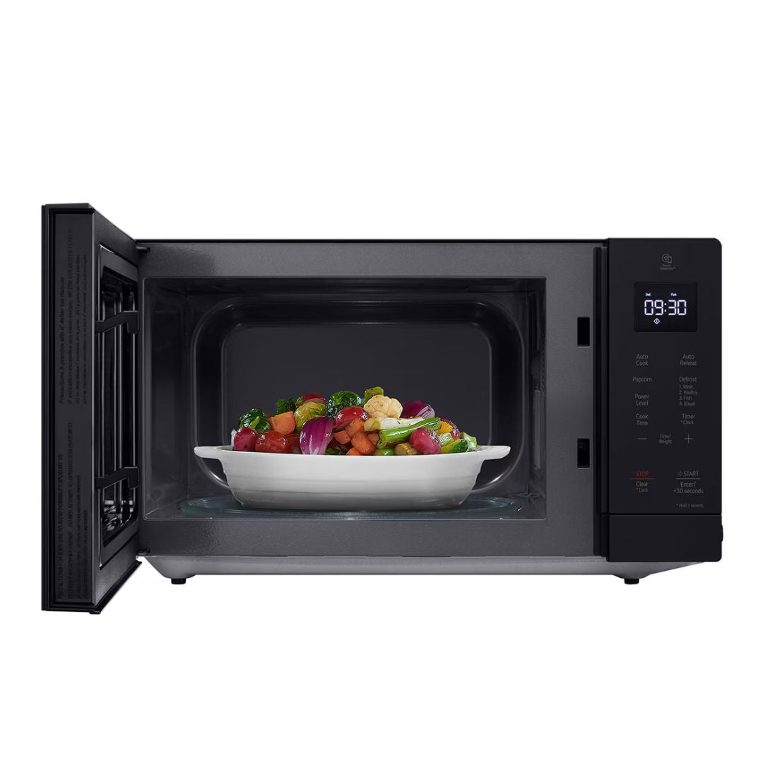 LG - 1.1 cu. Ft Counter top Microwave in Black - MSER1130B