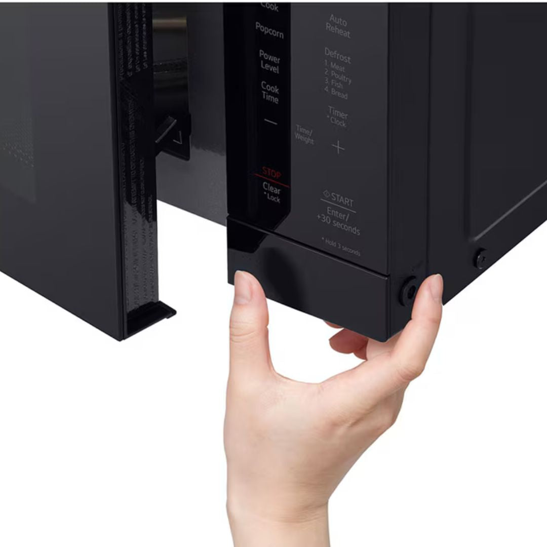 LG - 1.1 cu. Ft Counter top Microwave in Black - MSER1130B