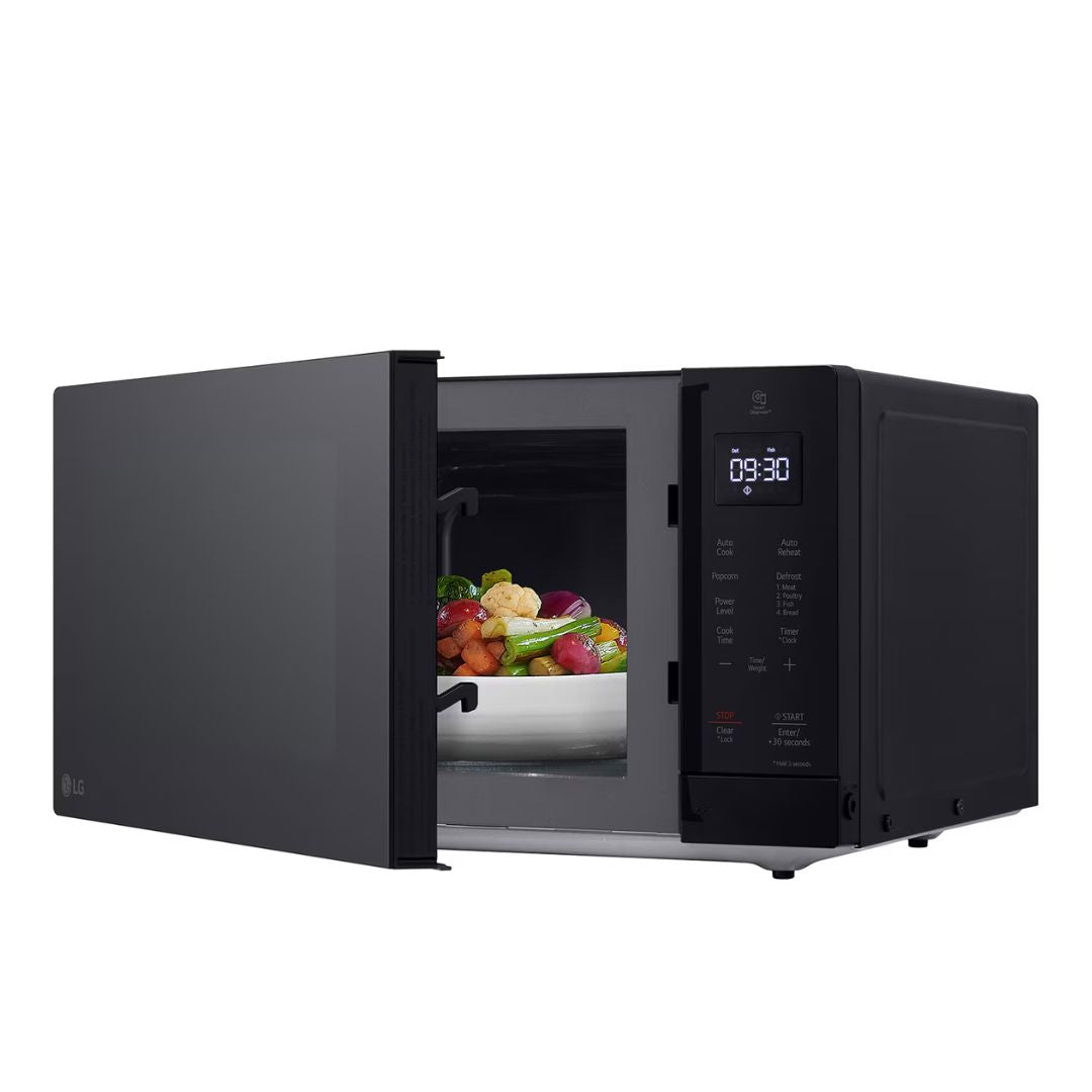 LG - 1.1 cu. Ft Counter top Microwave in Black - MSER1130B