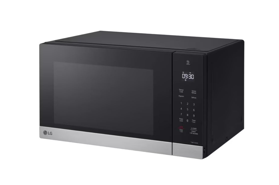 LG - 1.5 cu. Ft Counter top Microwave in Stainless - MSER1590S