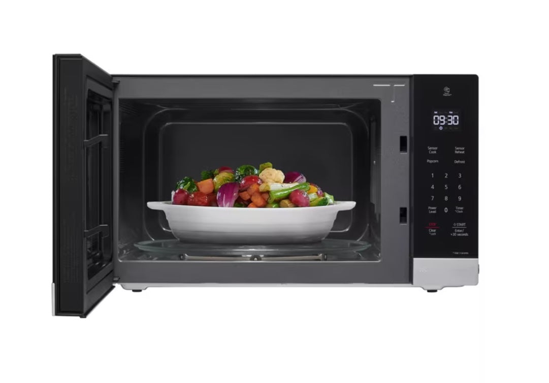 LG - 1.5 cu. Ft Counter top Microwave in Stainless - MSER1590S