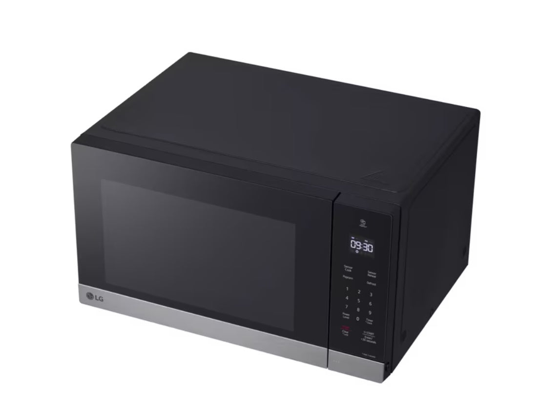 LG - 1.5 cu. Ft Counter top Microwave in Stainless - MSER1590S