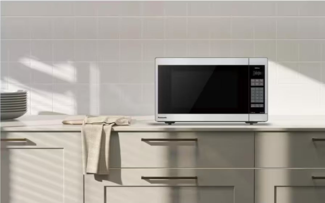 Panasonic - 1.3 cu. Ft Counter top Microwave in Stainless - NNSC669SC