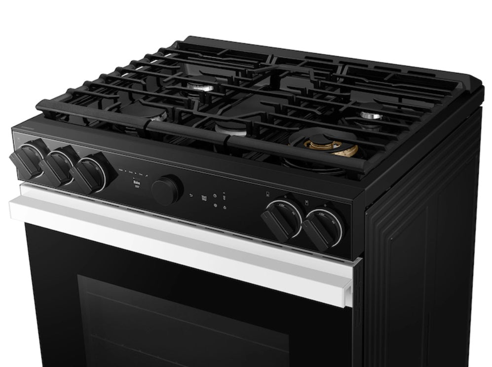 Samsung - 6 cu. ft Gas Range in White - NSG6DB870012AA