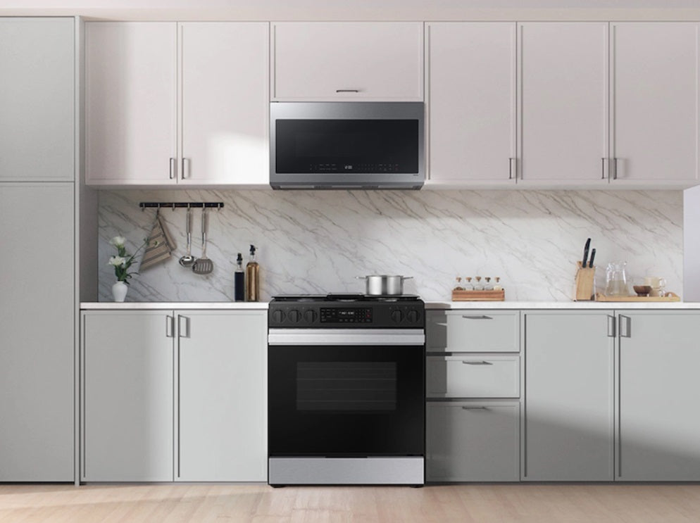 Samsung - 6 cu. ft Gas Range in Stainless - NSG6DG8300SRAA