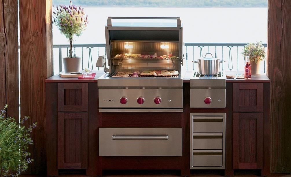 Wolf - 3 Burner Gas BBQ in Stainless - OG30