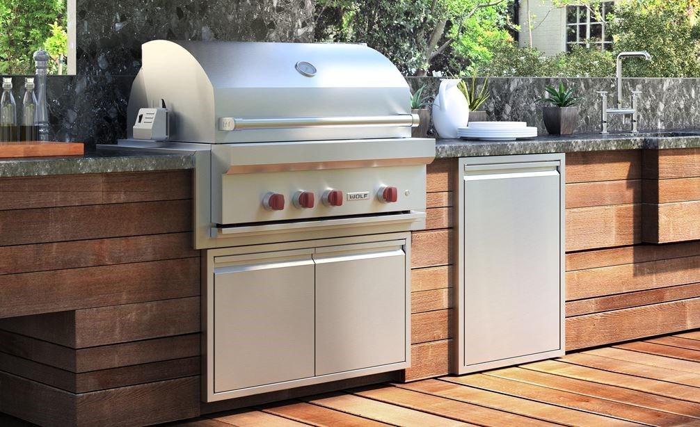 Wolf - 4 Burner Gas BBQ in Stainless - OG36