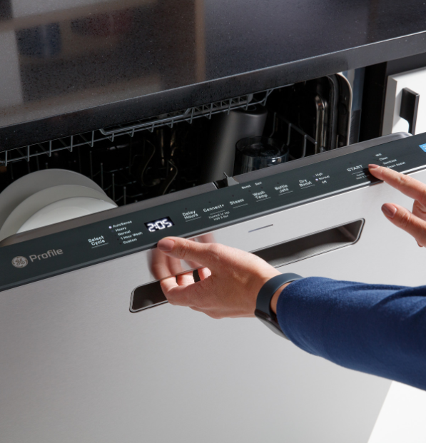 GE Profile - 44 dBA Built In Dishwasher in Stainless - PDP715SYVFS