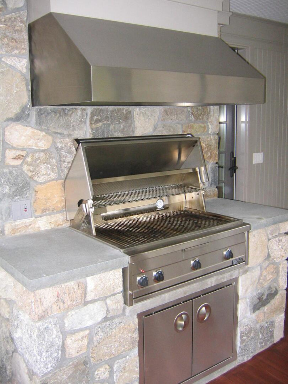 Ventahood - 36 Inch 600 CFM Wall Mount and Chimney Range Vent in Stainless - PRH18-236SS