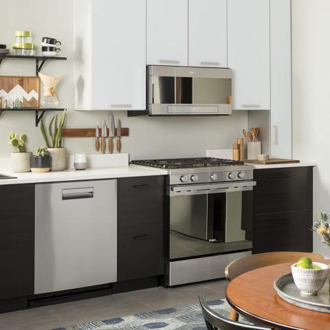 Haier - 1.6 cu. Ft Built In Microwave in Stainless - QVM7167RNCSS