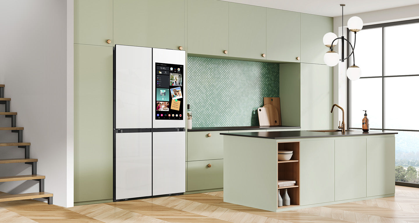 Samsung - Bespoke 35.9 Inch 22.5 cu. Ft French Door Refrigerator With Family Hub in White - RF23DB990012AC