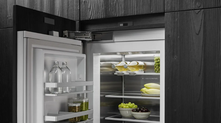 Fisher & Paykel - 30 Inch 16.3 cu. ft Built In / Integrated Refrigerator in Panel Ready - RS3084SRHE1