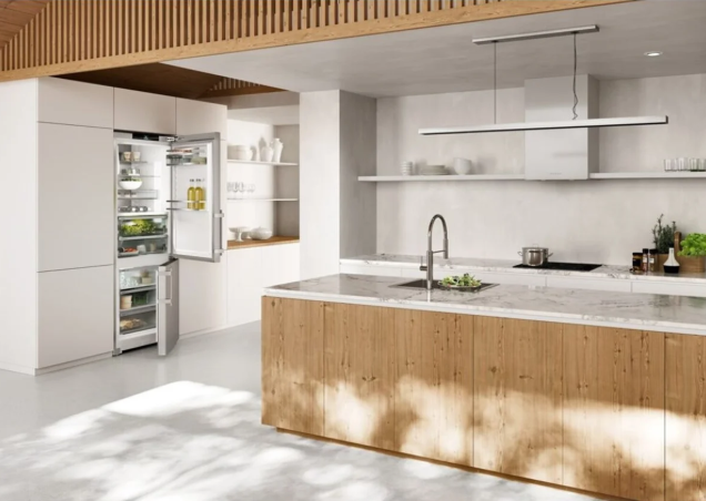 Liebherr - 30 Inch 16.8 cu. ft Bottom Mount Refrigerator in Stainless - SCB7760IM