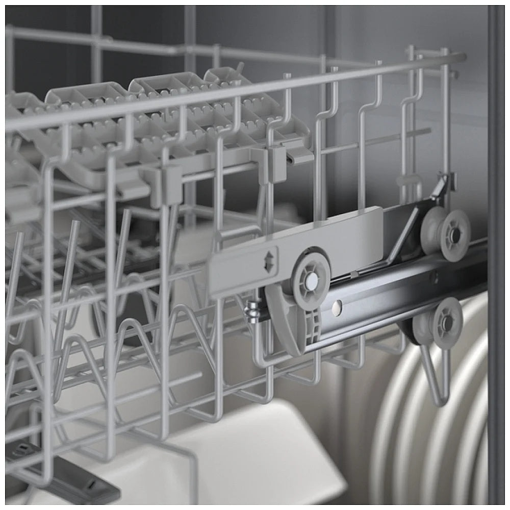 Bosch - 46 dBA Built In Dishwasher in Stainless - SHP53EM5N
