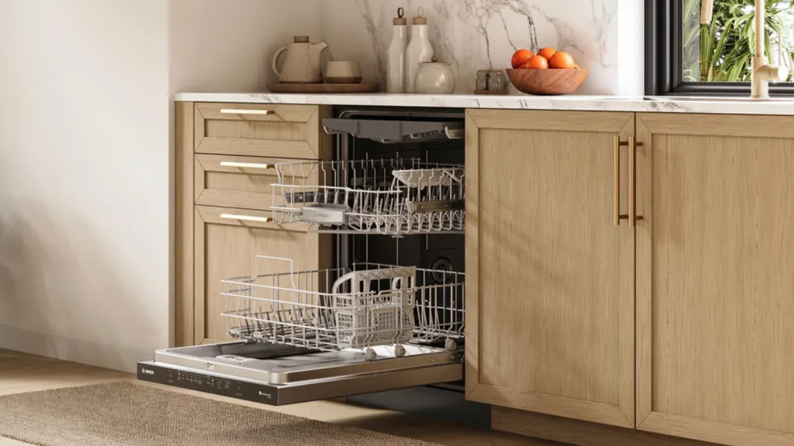 Bosch - 44 dBA Built In Dishwasher in Stainless - SHP65DM5N