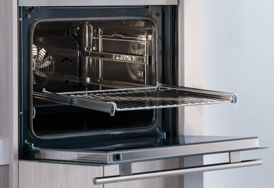 Wolf - 2.4 cu. ft Single Wall Oven in Stainless - SO24TE/S/TH