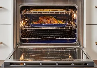 Wolf - 5.1 cu. ft Single Wall Oven in Stainless - SO3050CM/S