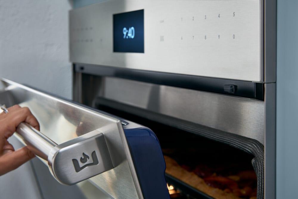 Wolf - 4.7 cu. ft Single Wall Oven in Stainless - SO3050PE/S/P