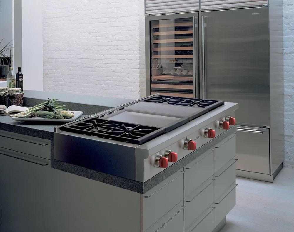 Wolf - 47.875 inch wide Gas Cooktop in Stainless - SRT484CG