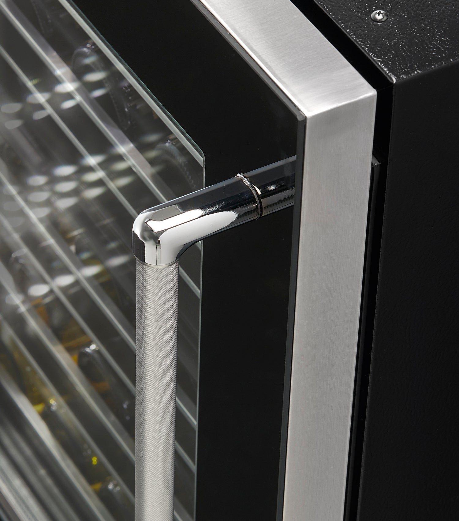 Silhouette - 23.9 Inch 5.5 cu. ft Wine Fridge Refrigerator in Black - SRVWC050L