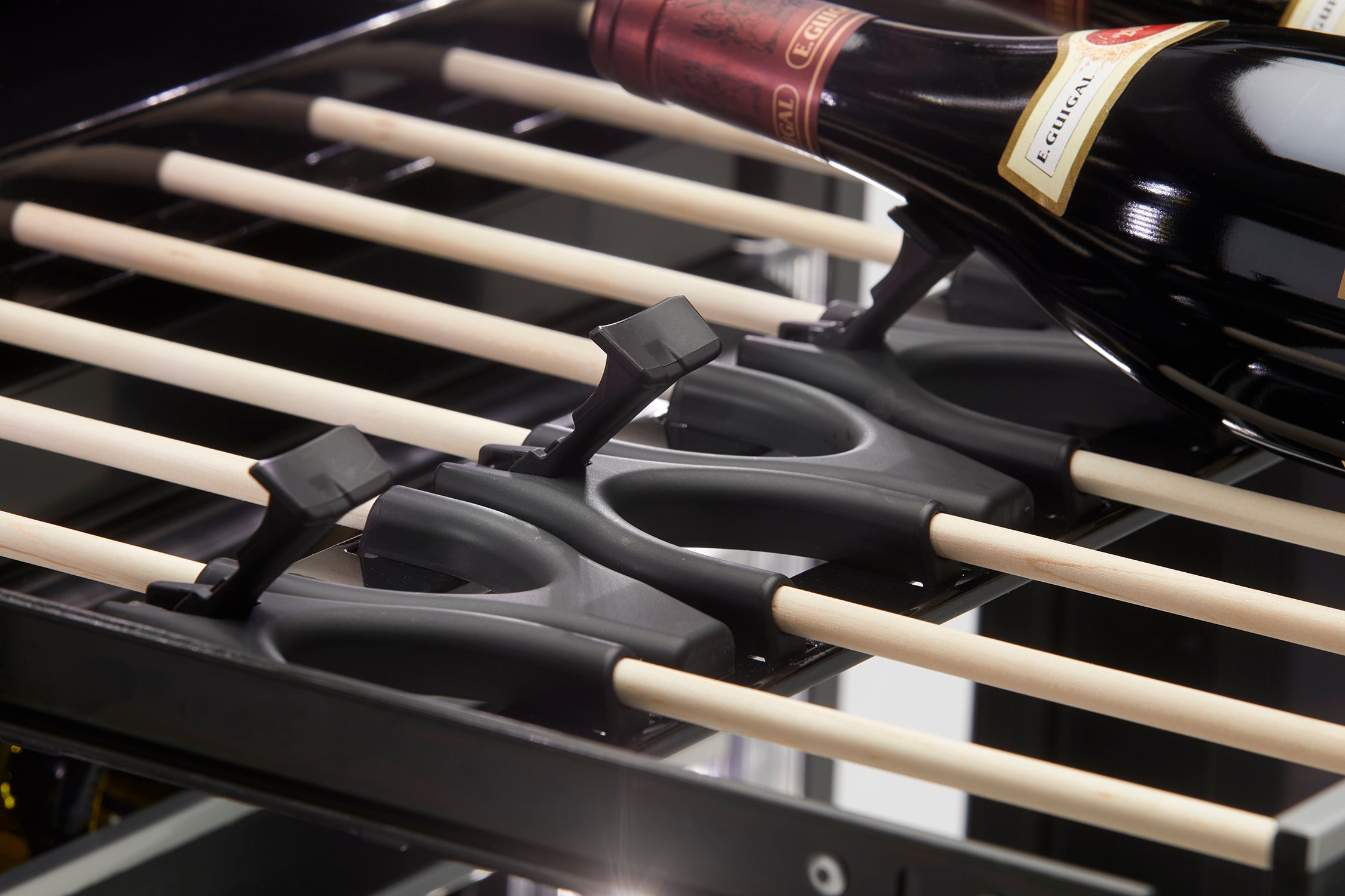 Silhouette - 23.9 Inch 5.5 cu. ft Wine Fridge Refrigerator in Black - SRVWC050L