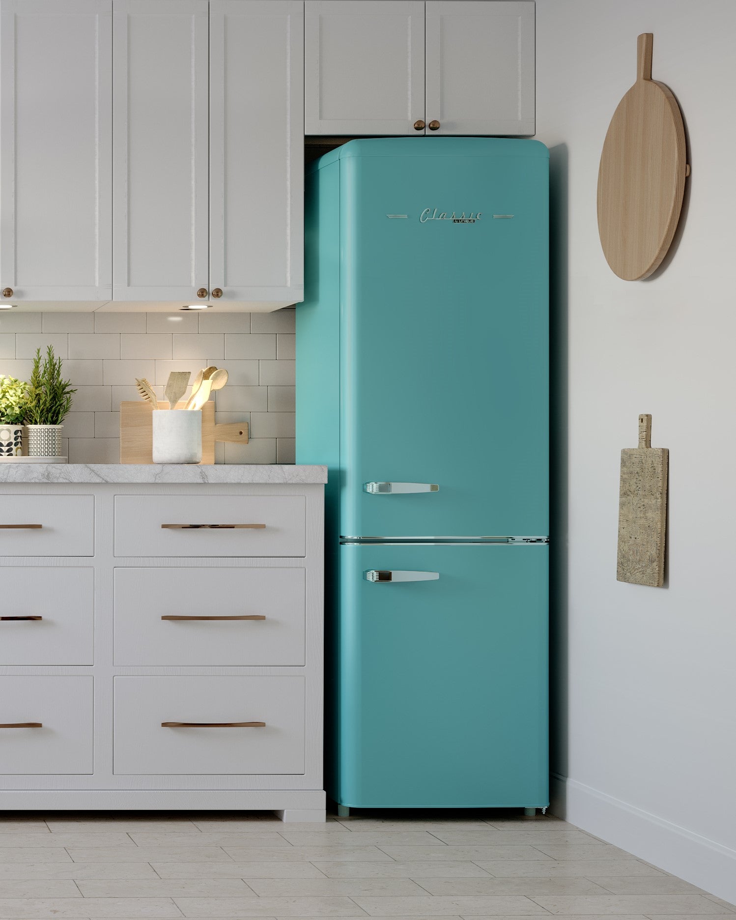 Unique Appliances - 21.6 Inch 7 cu. ft Bottom Mount Refrigerator in Ocean Mist Turquoise - UGP-215L T AC
