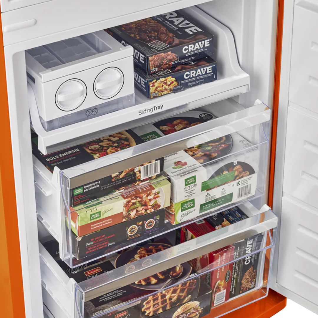 Unique Appliances - 23.8 Inch 11.7 cu. ft Bottom Mount Refrigerator in Creamsicle Orange - UGP-340L O AC