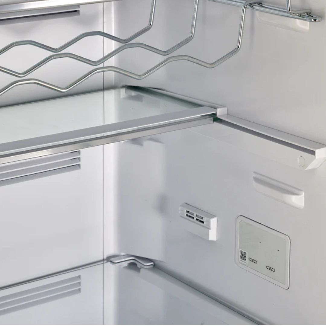 Unique Appliances - 23.8 Inch 11.7 cu. ft Bottom Mount Refrigerator in Ocean Mist Turquoise - UGP-340L T AC