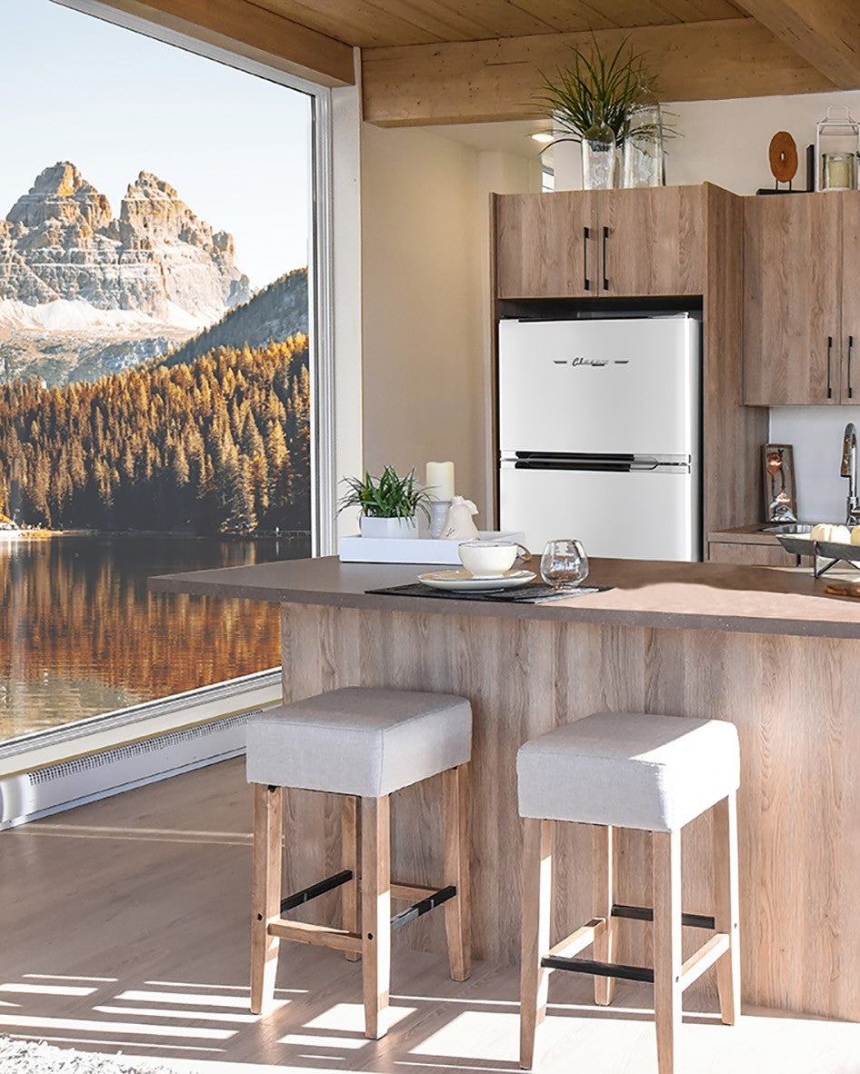 Unique Appliances - 27.25 Inch 14 cu. ft Top Mount Refrigerator in Marshmallow White - UGP-385L CR W