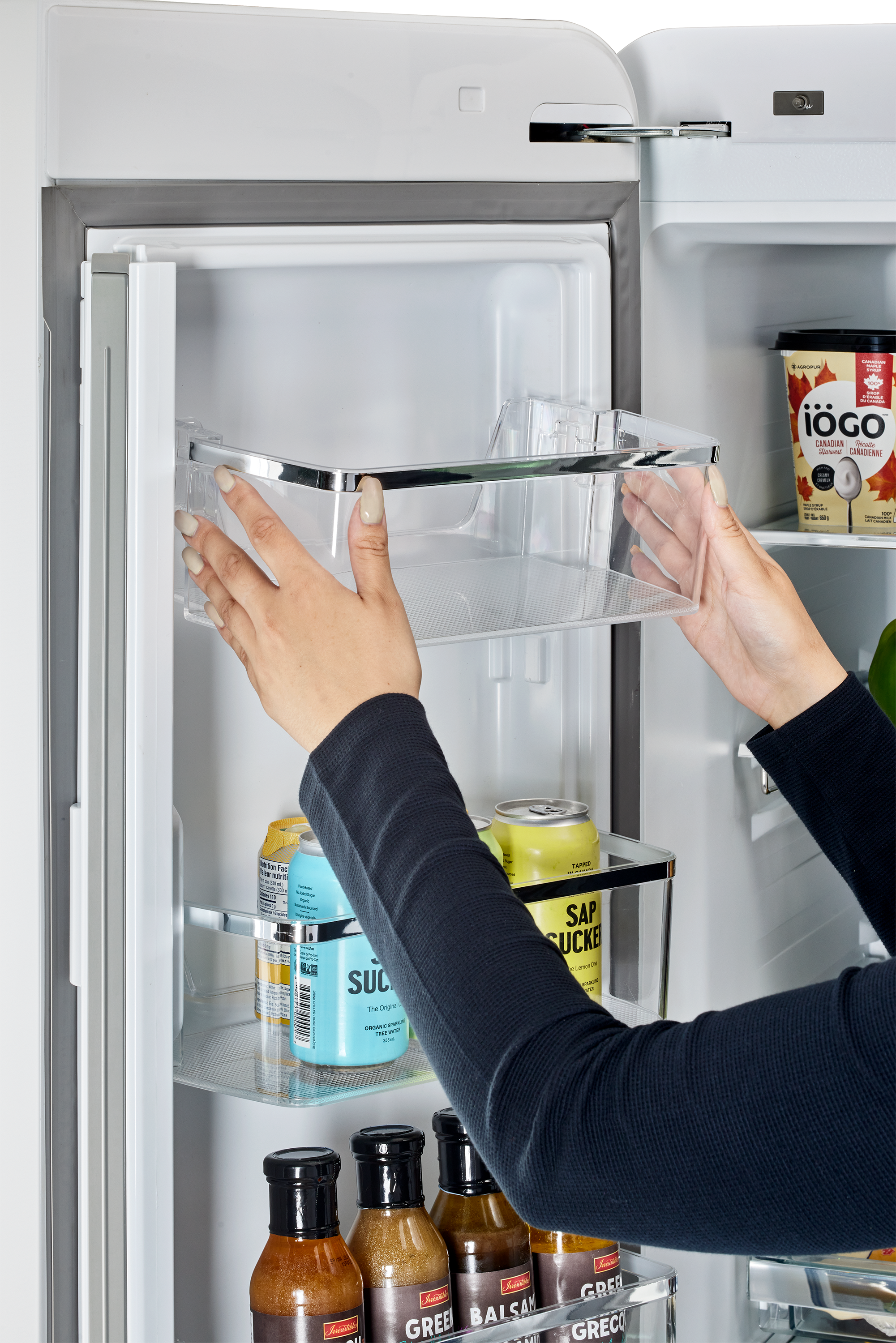 Unique Appliances - 35.7 Inch 21.4 cu. ft French Door Refrigerator in Marshmallow White - UGP-595L W AC