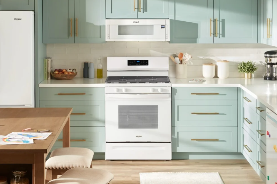 Whirlpool - 5.3 cu. ft Gas Range in White - WFGS3530RW