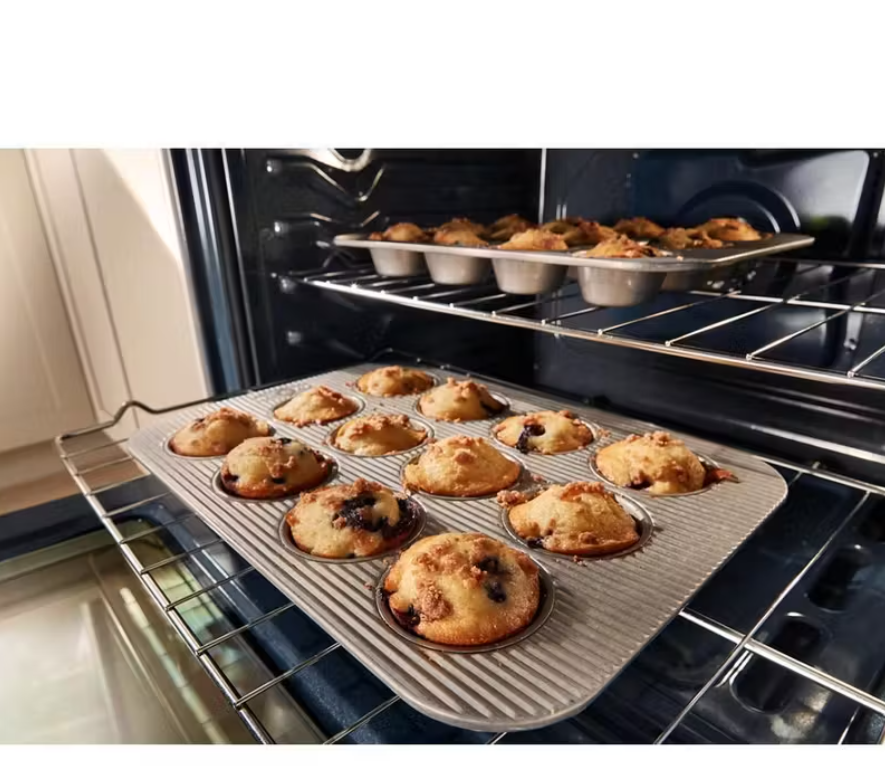 Whirlpool - 5 cu. ft Gas Range in Black Stainless - WFGS5030RV