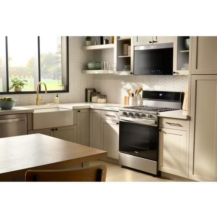 Whirlpool - 5 cu. ft Gas Range in Stainless - WFGS7530RZ